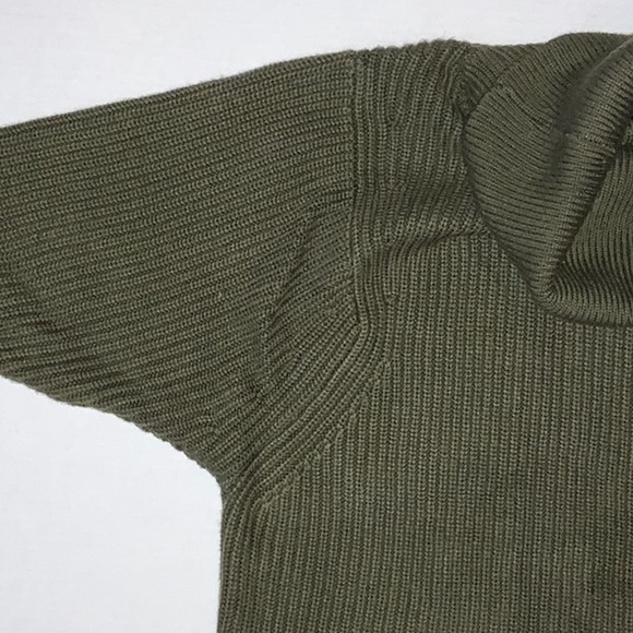NWT Banana Republic Olive Green Turtle Neck Sweater - Size S - Picture 3 of 9